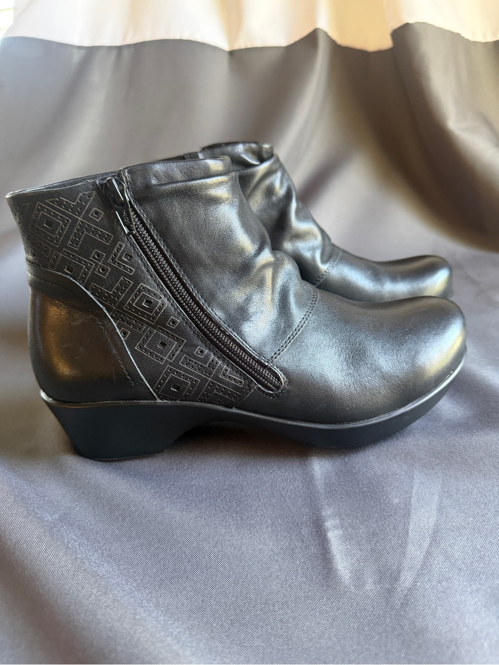 ABEO Jennie Black Leather Ankle Boots Size 8.5 Comfort Orthotic